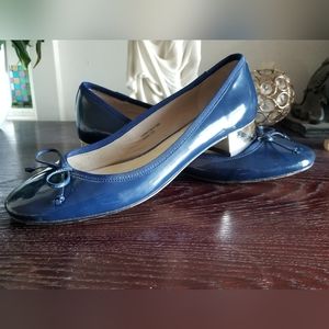 Saks 5th Ave New York blue bow patent ballerina flat shoes 7